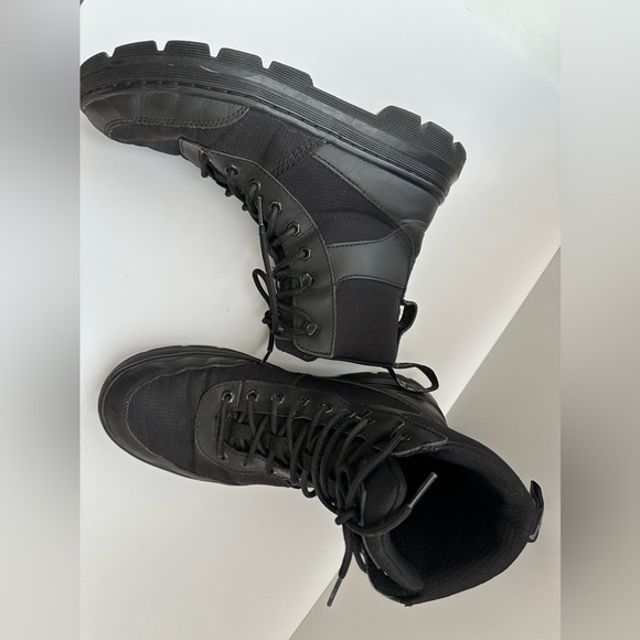 Dr. Martens Combs Tech Mens Sz US 10 Black Lace Up Buckle Combat Boots. - Picture 1 of 15
